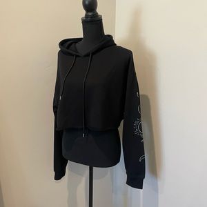 Black forever 21 crop sweater